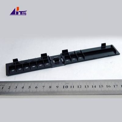 Las piezas de repuesto para cajeros Diebold Opteva Cassette Keypad Cover 49024312000A